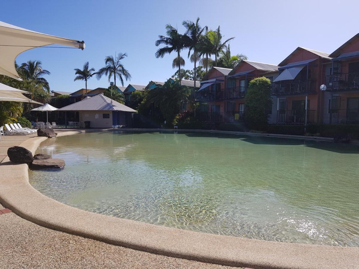 Noosa Holiday Accommodation ヌーサヴィル エクステリア 写真