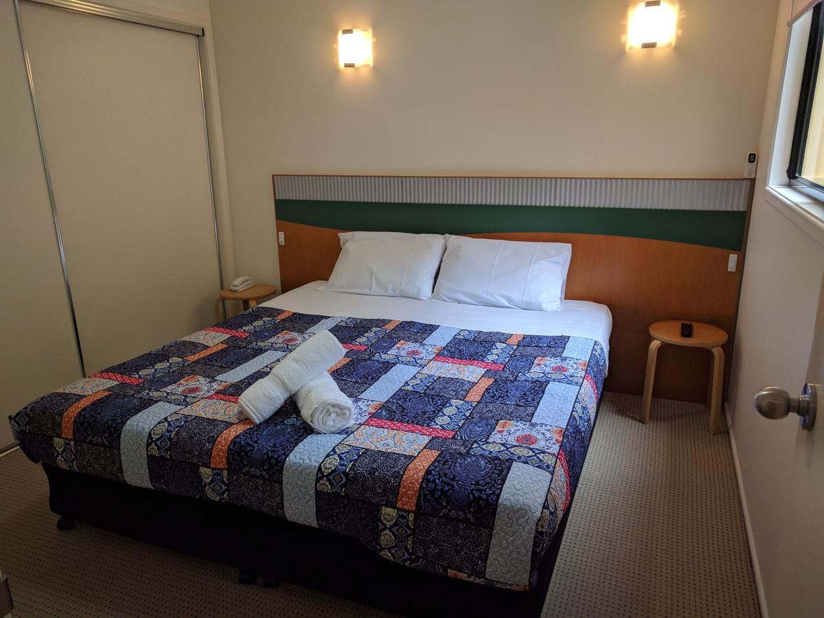 Noosa Holiday Accommodation ヌーサヴィル エクステリア 写真