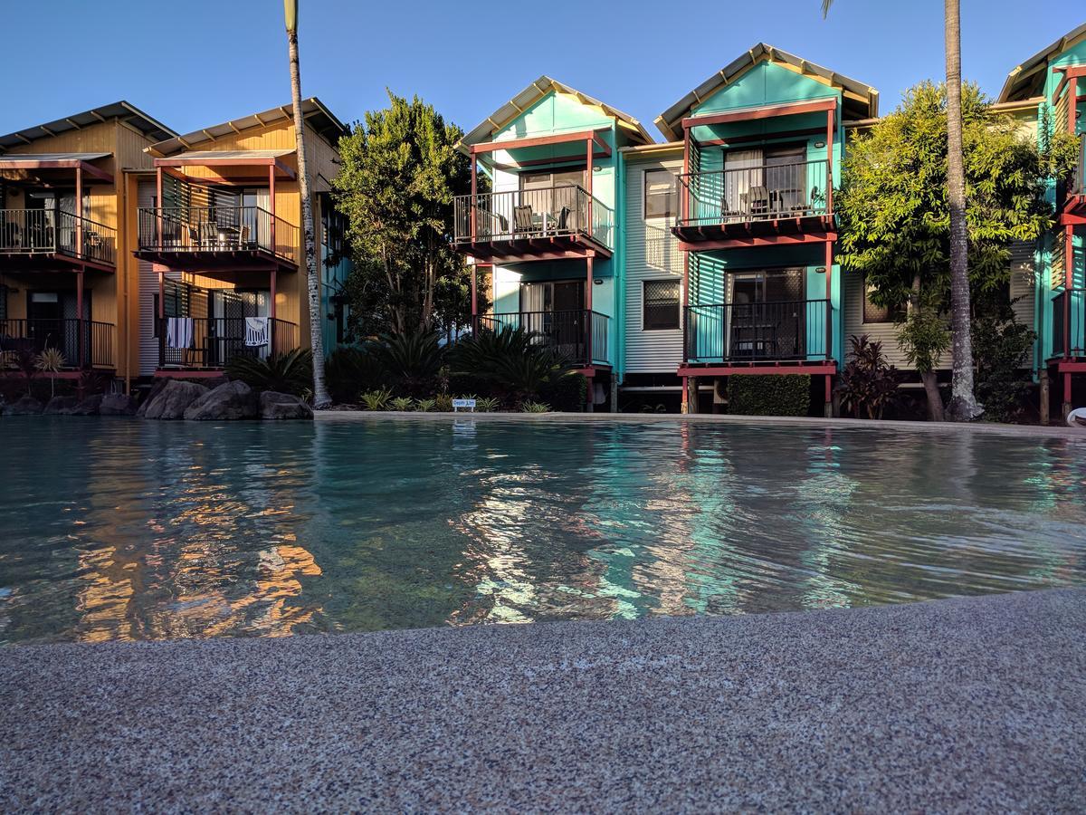 Noosa Holiday Accommodation ヌーサヴィル エクステリア 写真