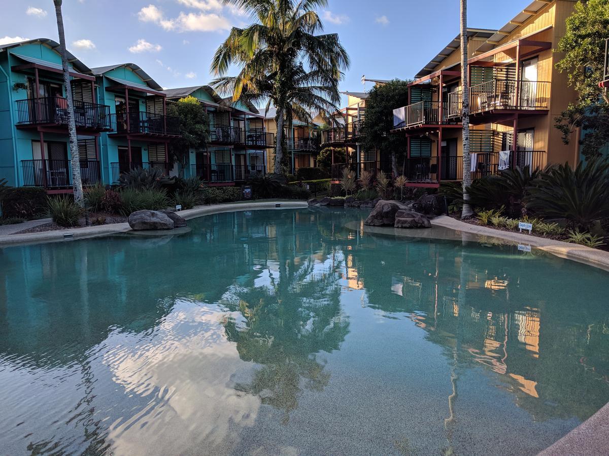 Noosa Holiday Accommodation ヌーサヴィル エクステリア 写真