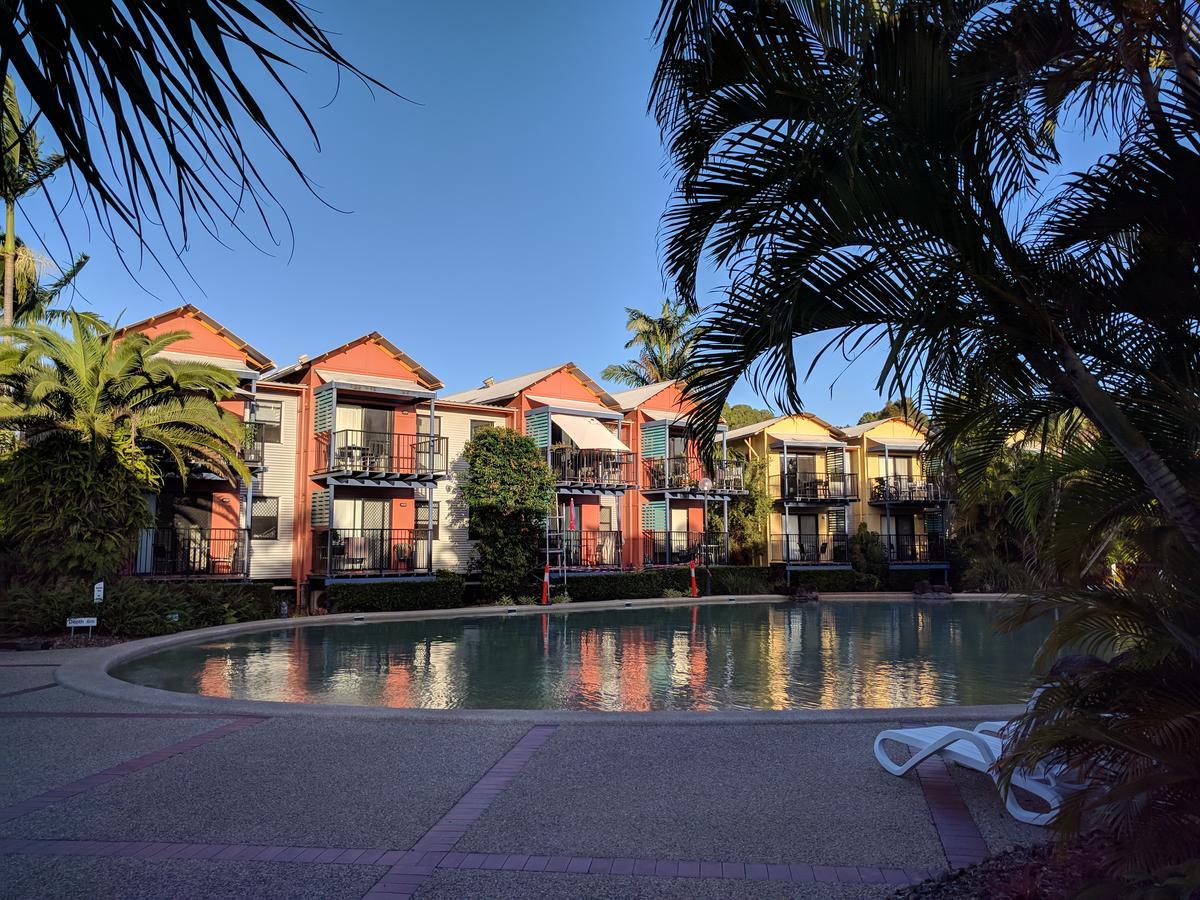Noosa Holiday Accommodation ヌーサヴィル エクステリア 写真