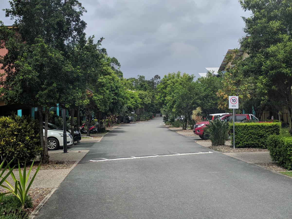 Noosa Holiday Accommodation ヌーサヴィル エクステリア 写真