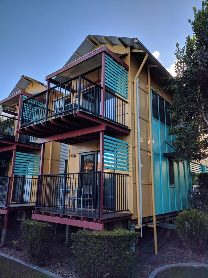 Noosa Holiday Accommodation ヌーサヴィル エクステリア 写真