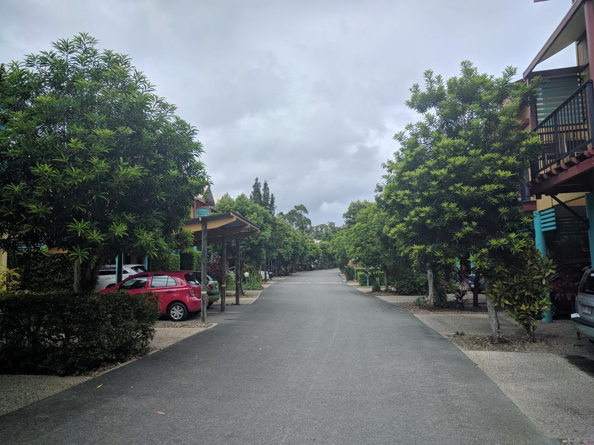Noosa Holiday Accommodation ヌーサヴィル エクステリア 写真