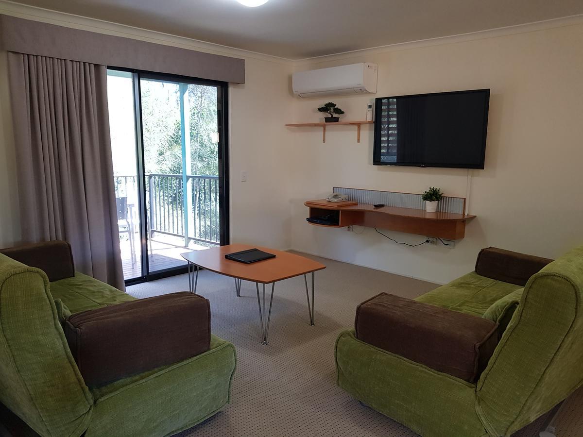 Noosa Holiday Accommodation ヌーサヴィル エクステリア 写真