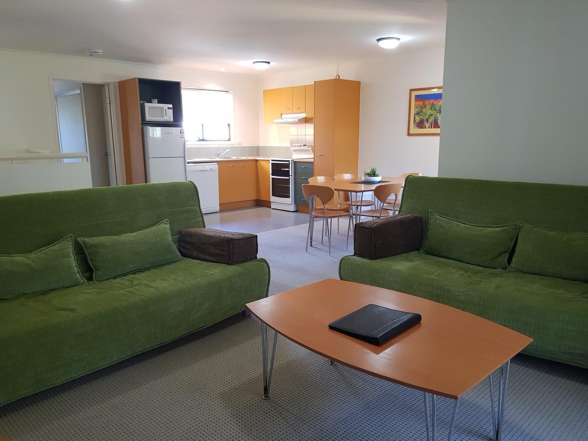 Noosa Holiday Accommodation ヌーサヴィル エクステリア 写真
