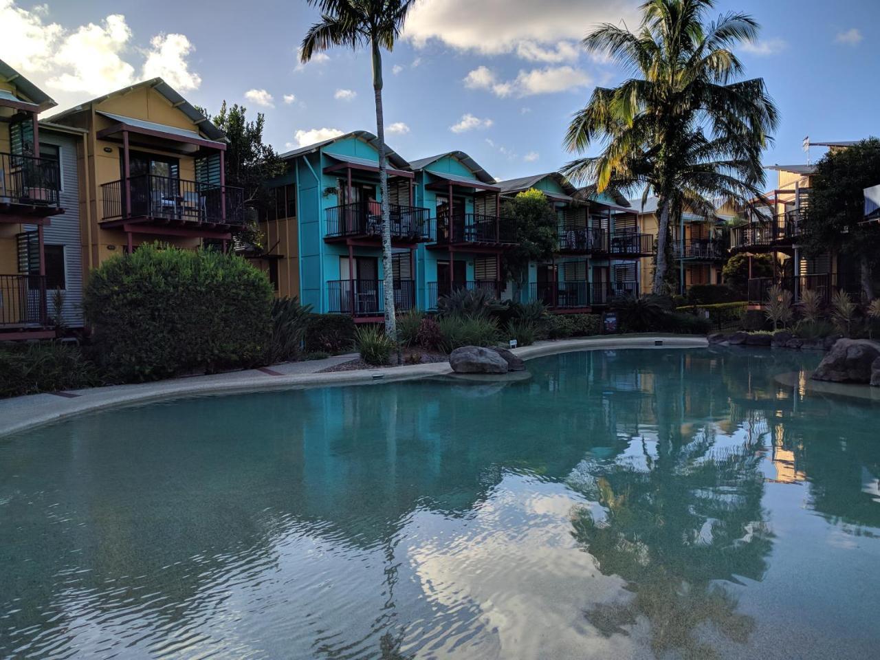 Noosa Holiday Accommodation ヌーサヴィル エクステリア 写真