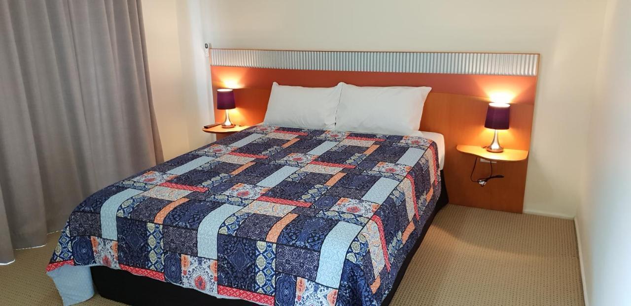 Noosa Holiday Accommodation ヌーサヴィル エクステリア 写真
