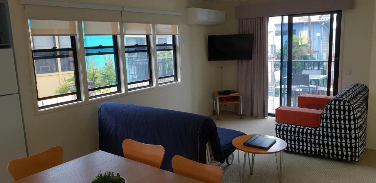 Noosa Holiday Accommodation ヌーサヴィル エクステリア 写真