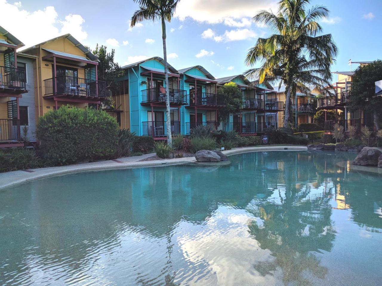 Noosa Holiday Accommodation ヌーサヴィル エクステリア 写真