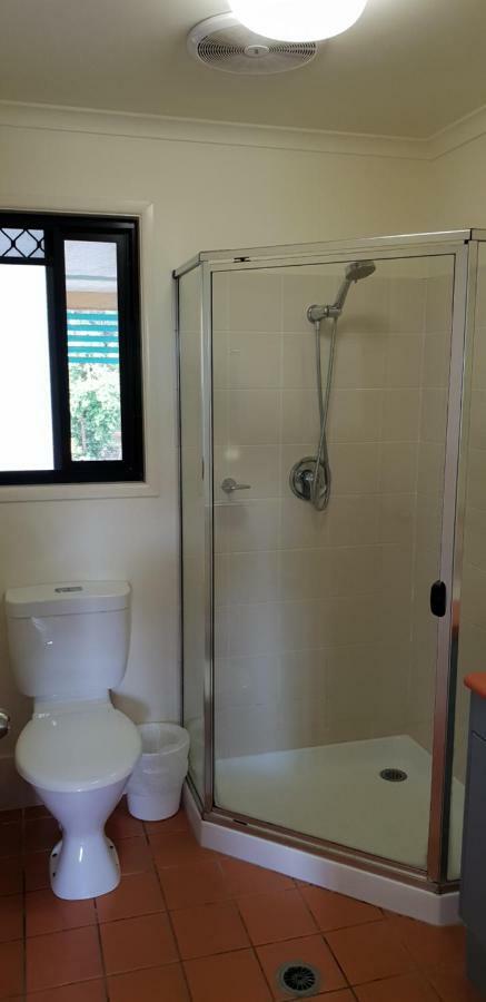 Noosa Holiday Accommodation ヌーサヴィル エクステリア 写真
